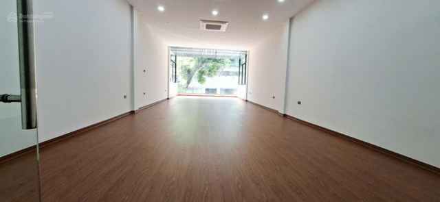 Cho thuê tòa nhà mặt phố Trung Kính. Dt 90m2, xây 6 tầng. MT 5,2m. Thông phòng, thang máy