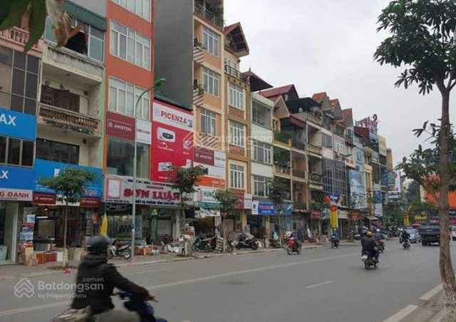 Bán nhà mặt phố Cát Linh. DT 45m2, xây 5 tầng. MT 4,7m. KD sầm uất. Quy hoạch ổn định